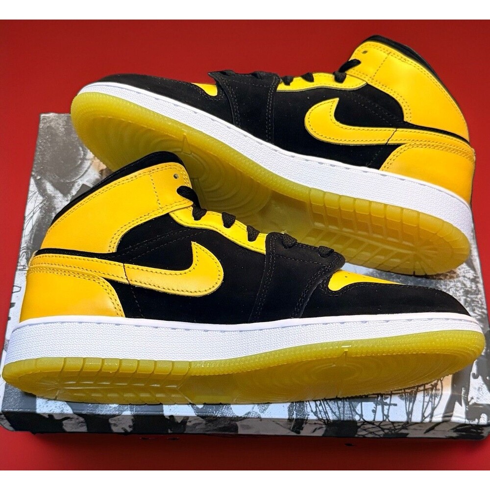 *NEW NIKE AIR JORDAN 1 MID SE (GS) BLACK/YELLOW
